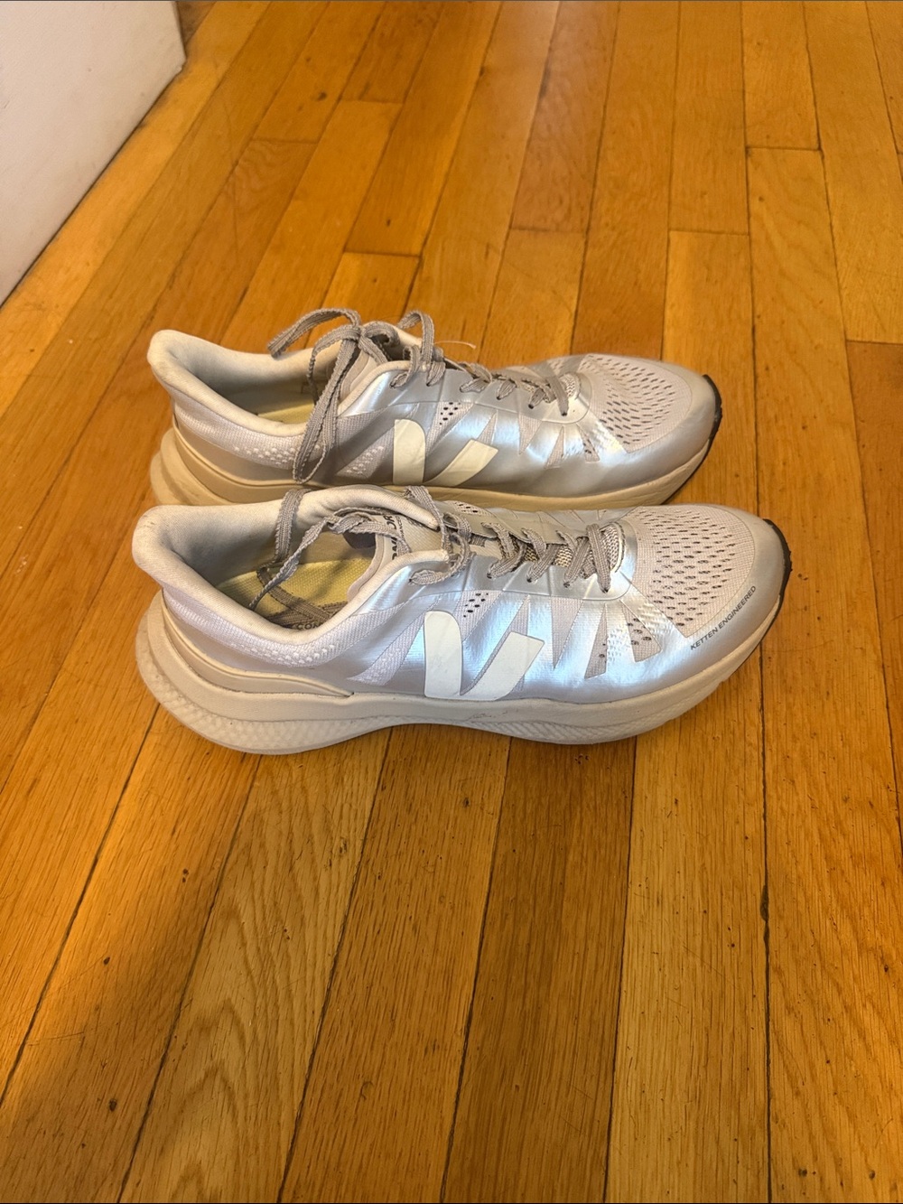VEJA condor 3 silver shoes EU 41 / US 9